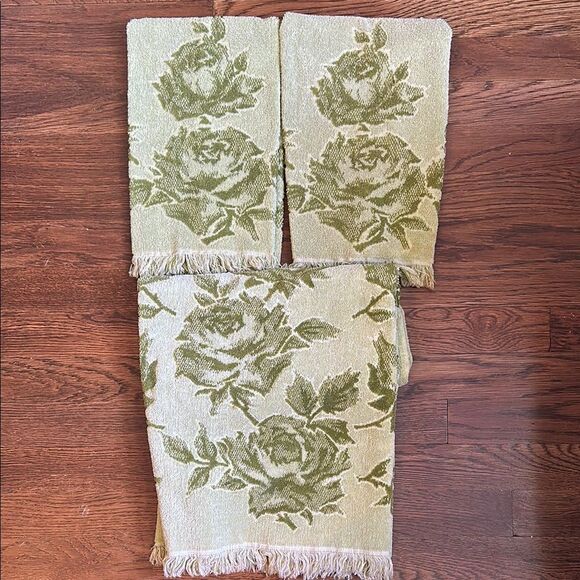 Vtg  Fieldcrest Green Floral Patterned Towel Cotton set/2 hand towels & one bath - Picture 1 of 11